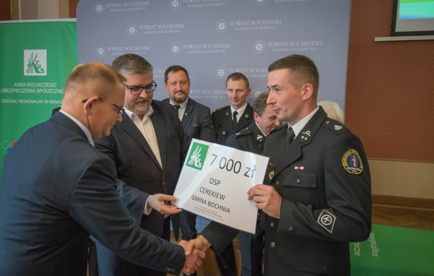 Uroczyste wręczenie voucherów dla jednostek OSP z Powiatu Bocheńskiego